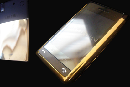 gold%20armani%20phone.JPG