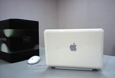 macbook2-thumb-400x272.jpg