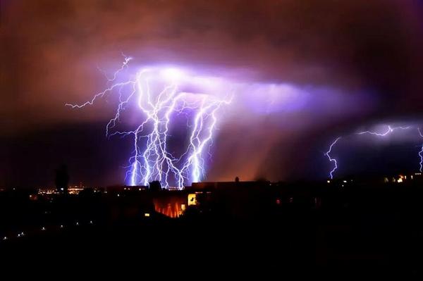 5 shocking pictures of last night's thunderstorm - ShinyShiny