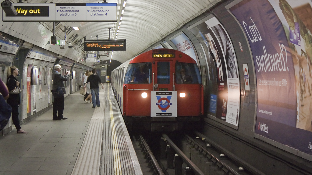 The government wants 3G and 4G in the London Underground - ShinyShiny